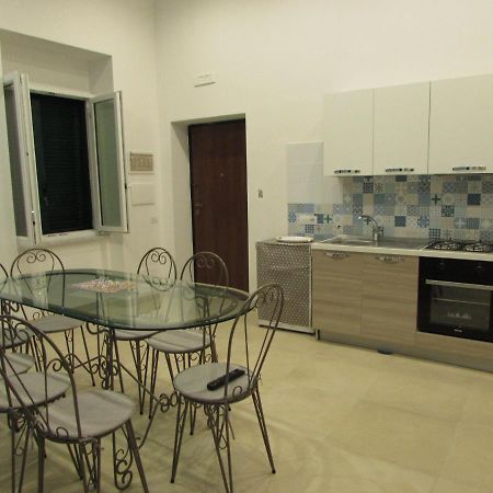 Enzo Home Наполи Екстериор снимка